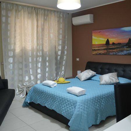 B&B Ciclopi Aci Castello Esterno foto