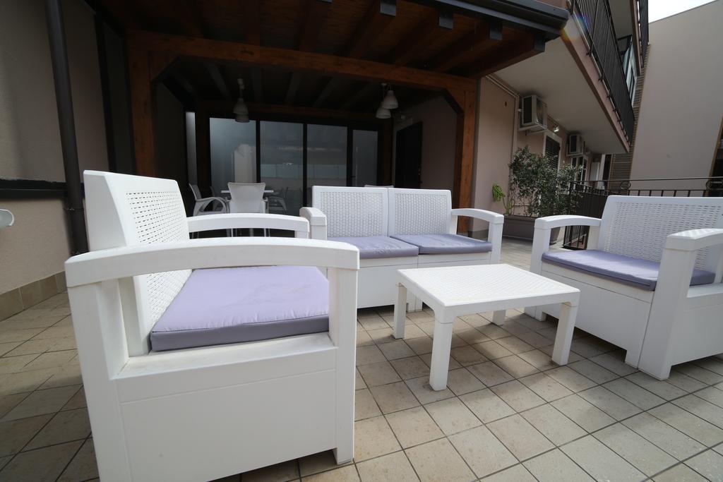 B&B Ciclopi Aci Castello Esterno foto